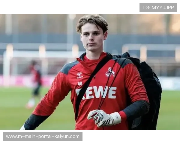 拜仁门将危机持续发酵,乌尔比希脑震荡后首发存疑 拜仁门将危机持续发酵,乌尔比希脑震荡后首发存疑